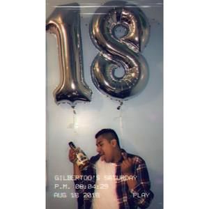 Meet your Posher, Gilbertoo